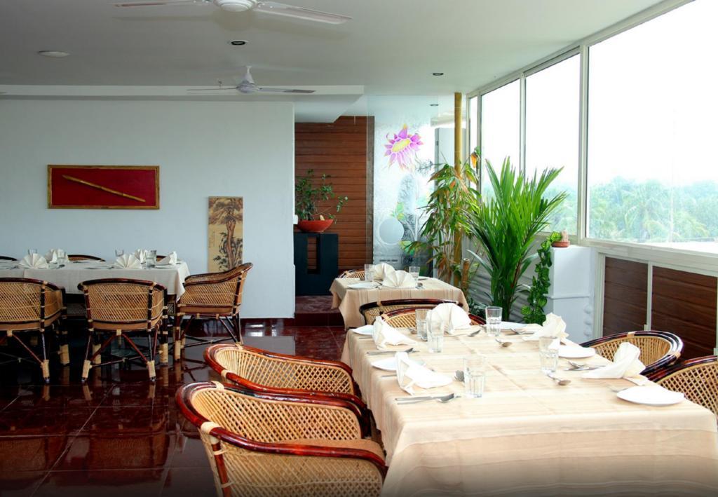 Aquarock Hotel Kazhakuttam Kültér fotó