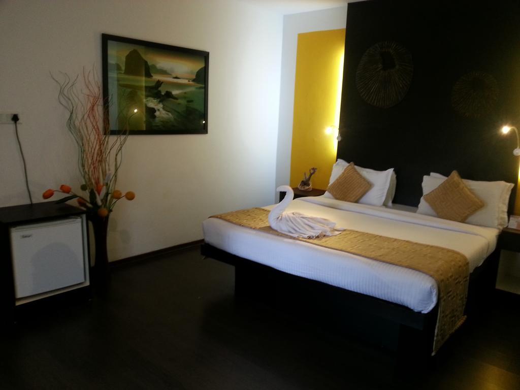 Aquarock Hotel Kazhakuttam Kültér fotó